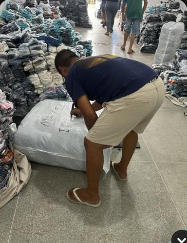 Pedido sendo separado no galpão